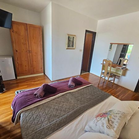 Apartments & Rooms Gaspar Rovigno Esterno foto