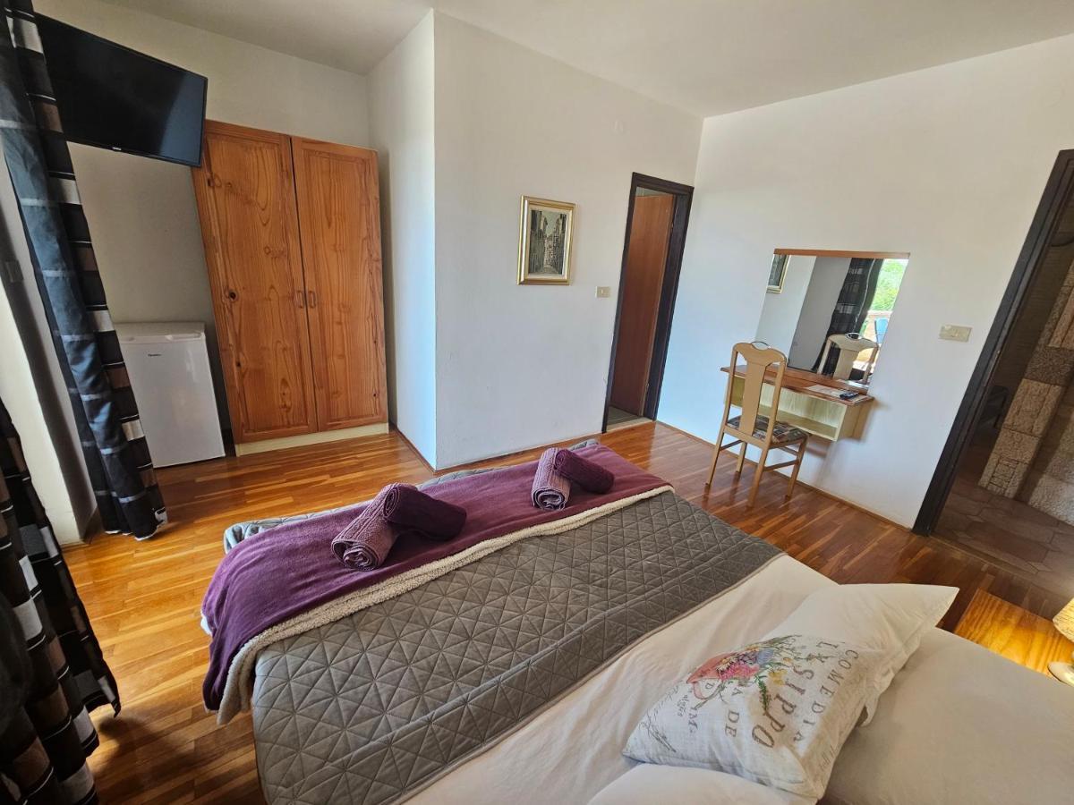 Apartments & Rooms Gaspar Rovigno Esterno foto