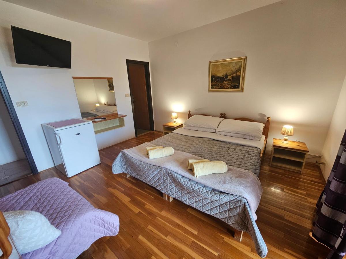 Apartments & Rooms Gaspar Rovigno Esterno foto