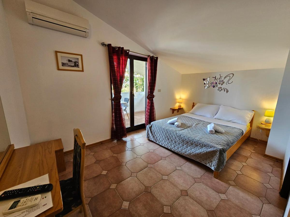 Apartments & Rooms Gaspar Rovigno Esterno foto