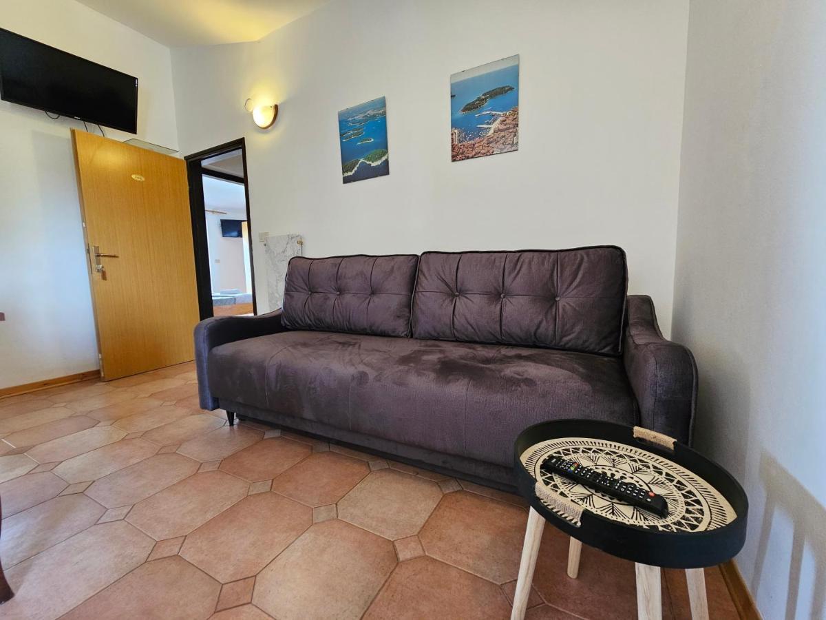 Apartments & Rooms Gaspar Rovigno Esterno foto