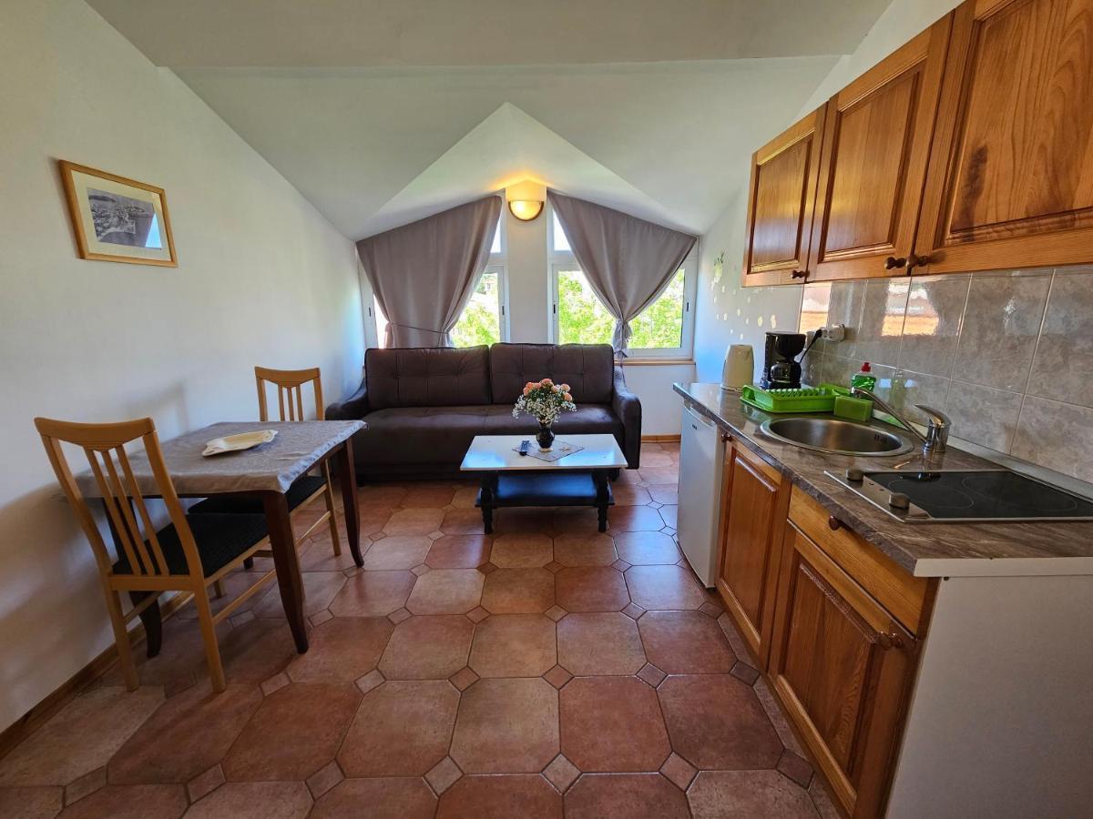 Apartments & Rooms Gaspar Rovigno Esterno foto